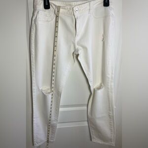 DL 1961 Azalea Relaxed Skinny Distressed white jeans Sz 30 Women Pre-owned